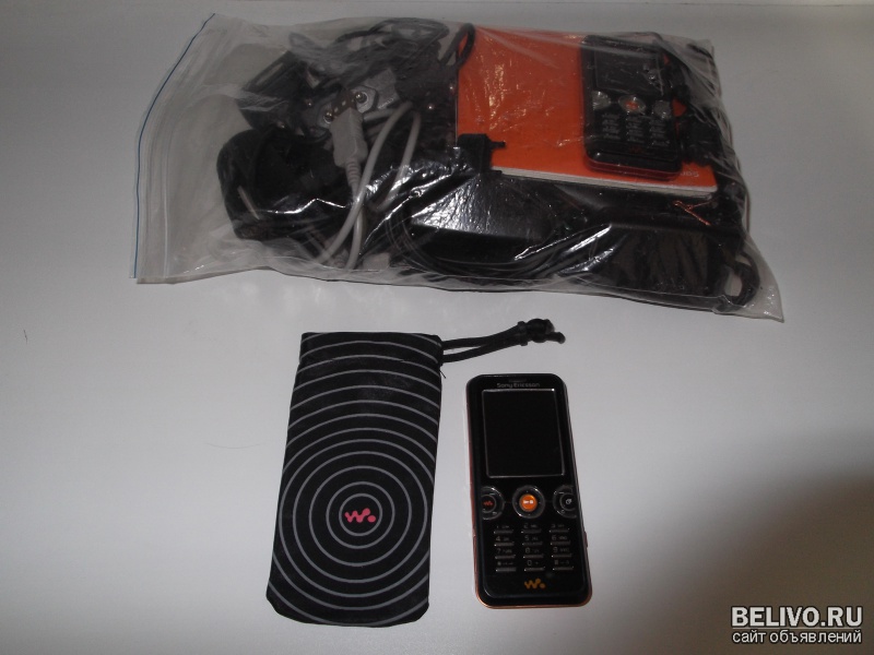 Sony Ericsson W610i + мегадовесок (ЗУ, гарнитуры, кабели)